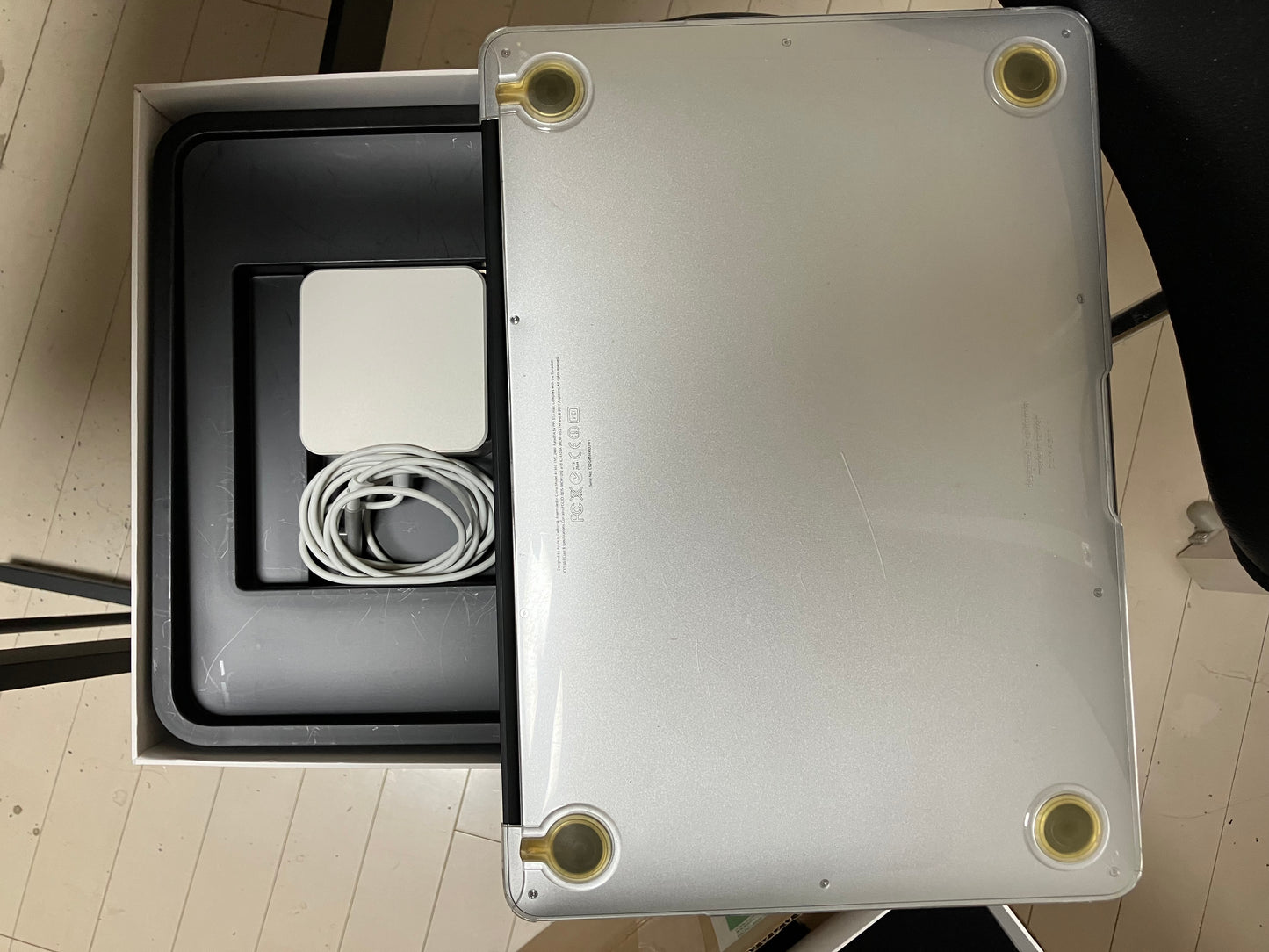 Macbook Air / A1369 / MC965J/A / 13インチ / Manjaro Linux