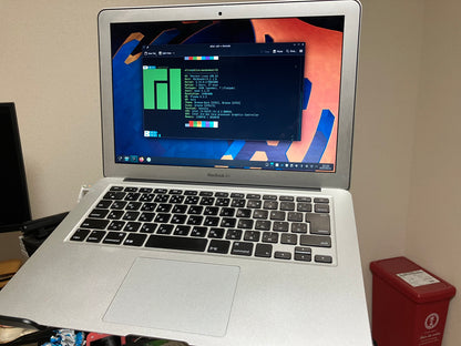 Macbook Air 2012 / 13インチ / Manjaro Linux